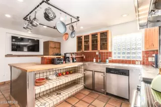 Photo #5: 6491362 Listing