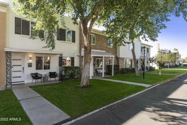 MLS: 6491458 Condo For Sale