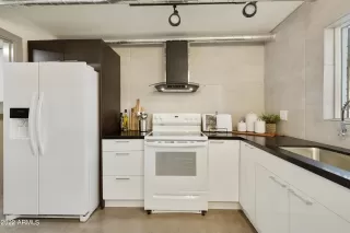 Photo #2: 6491458 Listing