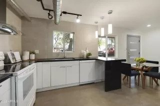 Photo #3: 6491458 Listing