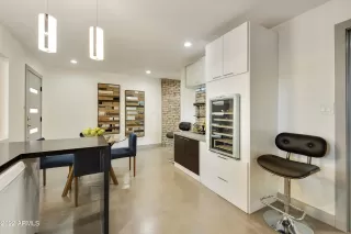 Photo #4: 6491458 Listing
