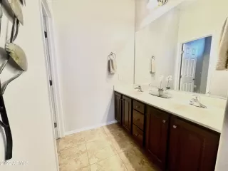 Photo #5: 6491615 Listing