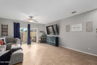 Photo #4: 6491625 Listing