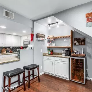 Photo #3: 6492149 Listing