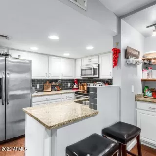 Photo #5: 6492149 Listing