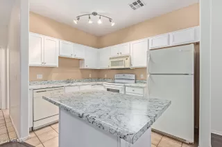 Photo #3: 6492277 Listing 