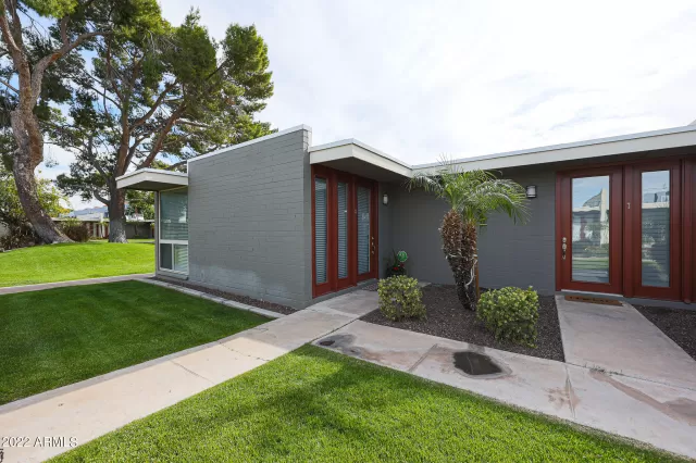 MLS: 6492299 Condo For Sale