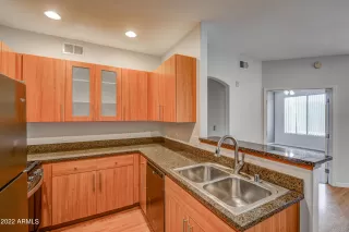 Photo #5: 6492367 Listing