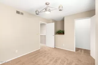 Photo #4: 6492427 Listing