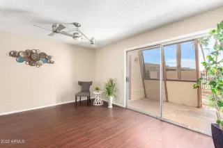 Photo #5: 6492427 Listing