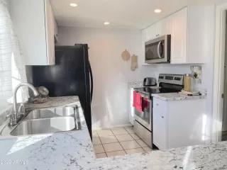 Photo #5: 6492741 Listing