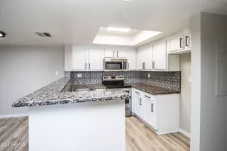 Photo #6: 6492754 Listing 