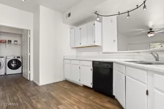 Photo #5: 6492886 Listing