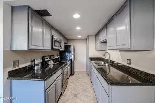 Photo #5: 6492979 Listing