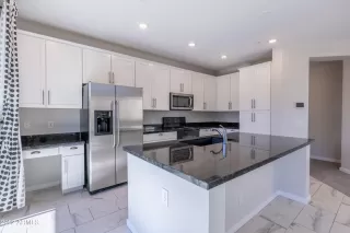 Photo #2: 6493207 Listing