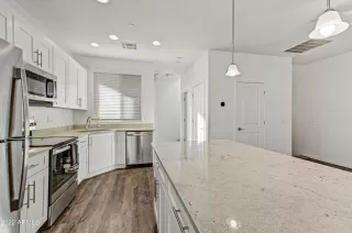 Photo #4: 6493260 Listing