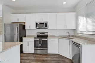 Photo #5: 6493260 Listing