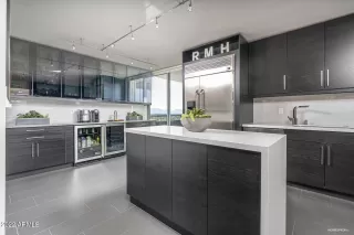 Photo #4: 6493291 Listing