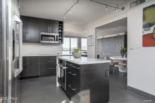 Photo #5: 6493291 Listing