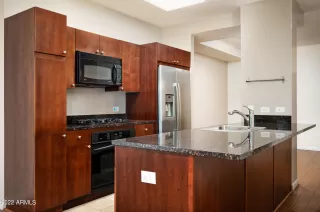 Photo #4: 6494081 Listing