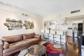 Photo #6: 6494082 Listing 