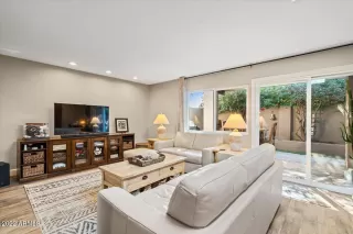 Photo #6: 6494528 Listing 