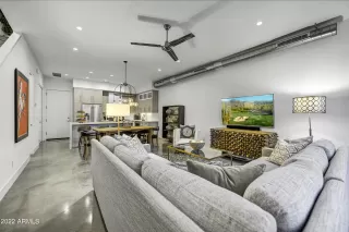 Photo #5: 6494829 Listing