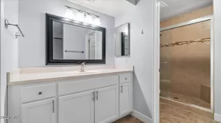 Photo #4: 6494851 Listing