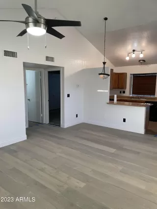 Photo #4: 6494949 Listing