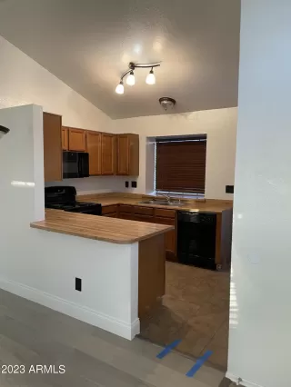 Photo #5: 6494949 Listing