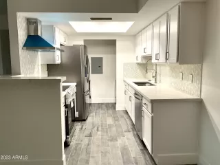 Photo #5: 6495087 Listing 