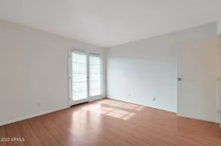 Photo #5: 6495301 Listing