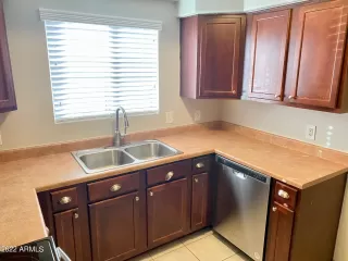 Photo #6: 6495768 Listing 