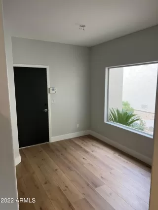 Photo #5: 6496142 Listing