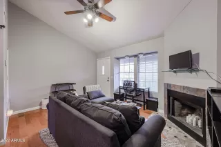 Photo #4: 6496230 Listing