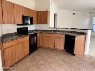 Photo #5: 6496275 Listing