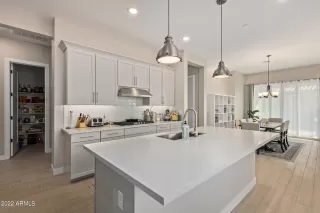 Photo #4: 6496365 Listing