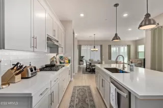 Photo #5: 6496365 Listing