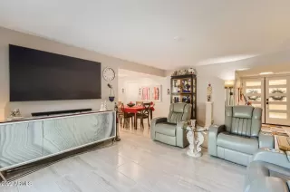 Photo #4: 6496380 Listing