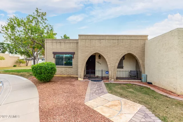 MLS: 6496674 Condo For Sale