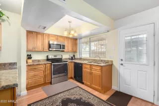 Photo #6: 6496674 Listing