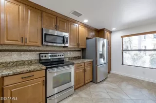 Photo #6: 6496907 Listing