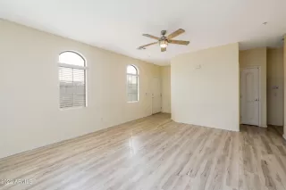 Photo #5: 6496956 Listing 