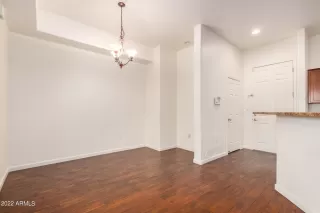 Photo #6: 6496968 Listing