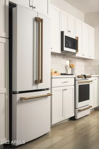 Photo #4: 6497145 Listing