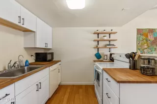 Photo #6: 6497257 Listing