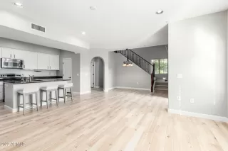 Photo #3: 6498096 Listing