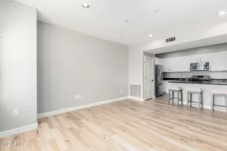 Photo #4: 6498096 Listing