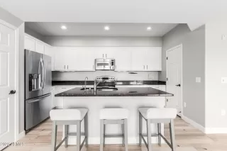 Photo #5: 6498096 Listing