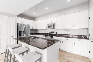 Photo #6: 6498096 Listing